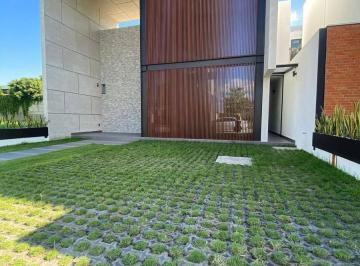 Casa · 320m² · 3 Recámaras · 2 Estacionamientos · Casa en Venta en Residencial Country San Marcos