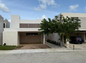 Casa de 4 habitaciones, Mérida · Casa en Venta en Nortemerida