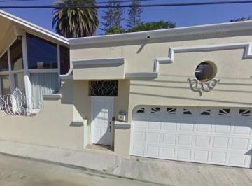Casa de 4 habitaciones, Ensenada · Casa en Venta en Col. Moderna, Ensenada Baja California