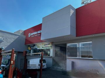 Local comercial · 250m² · 2 Estacionamientos · Local en Arcos Centenario