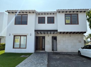 Villa · 431m² · 3 Recámaras · 3 Estacionamientos · Cluster 17 en Paraíso Country Club