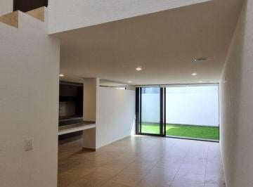 Casa de 2 habitaciones, El Marqués · Casa en Renta, Zibata