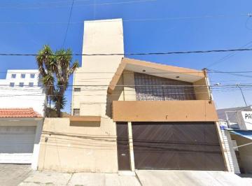 Casa de 5 habitaciones, Puebla · Venta de Casa en Puebla, Peubla.