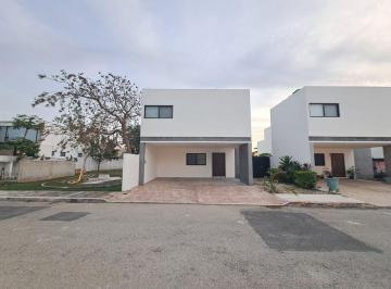Casa de 3 habitaciones, Conkal · Renta Casa Nueva y Equipada en Privada Mediterranea Vivanta.