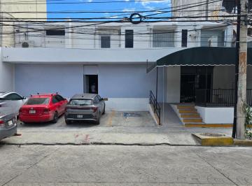 Local comercial · 460m² · 1 Estacionamiento · Renta Local Av Nader