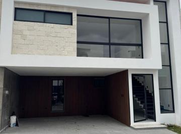 Casa · 270m² · 4 Recámaras · 2 Estacionamientos · Casa en Venta - Parque Yucatán - Lomas de Angelópolis