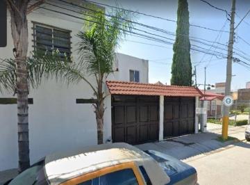 Casa de 3 habitaciones, León · Casa en Venta en Fracc. El Condado Plus, León, Guanajuato