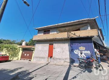 Casa · 165m² · 5 Recámaras · 5 Estacionamientos · Vendo Casa con Miscelanea en Xochitepec, Morelos
