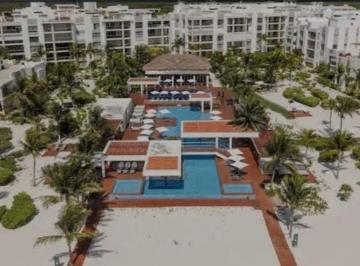 Departamento · 260m² · 2 Recámaras · 1 Estacionamiento · Dapartamento en Venta en Cancun Playa Privada con Amenidades Resort 2 Rec