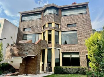 Casa · 320m² · 3 Recámaras · 3 Estacionamientos · Casa en Venta en Club de Golf Chiluca
