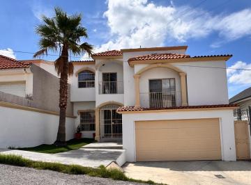 Casa · 282m² · 4 Recámaras · 2 Estacionamientos · Casa en Venta o Renta en Rincones de San Francisco