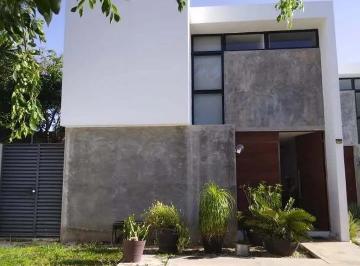 Casa de 2 habitaciones, Mérida · Casa en Venta en Residencial Sac - Uh, a 1 Min de Periferico