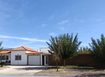 Casa de 3 habitaciones, Aldama · Casa en Venta con Alberca y Jardín Terraza de Una Planta en Leones Residencial I Etapa Chihuahua
