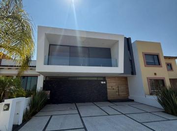 Casa de 3 habitaciones, Morelia · Casa en Venta Altozano