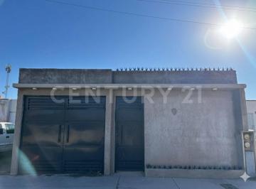 Casa · 113m² · 2 Recámaras · 1 Estacionamiento · Casa en Venta en Fracc. Punta Oriente, Chihuahua