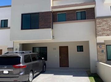 Casa en condominio · 151m² · 3 Recámaras · 2 Estacionamientos · Casa en Renta en La Vista Residencial