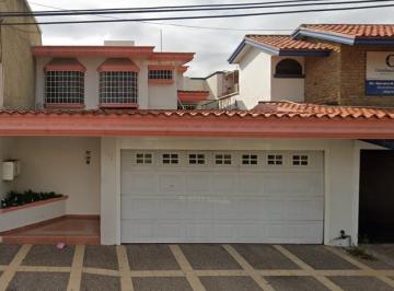 Casa de 4 habitaciones, Culiacán · Casa en Venta en Fracc. Las Quintas, Culiacan, Sinaloa