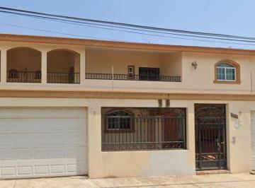 Casa de 5 habitaciones, Culiacán · Casa en Venta en Fracc. Rincon del Humaya, Culiacan, Sinaloa