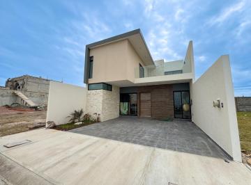 Casa · 172m² · 3 Recámaras · 2 Estacionamientos · Casa con Terraza en Venta en L. del Mediterraneo