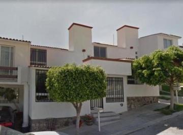Casa de 3 habitaciones, Corregidora · Casa en Venta en Fracc. Mision Mariana, Corregidora, Queretaro