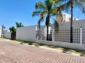 Casa · 400m² · 4 Recámaras · 5 Estacionamientos · Casa - Balcones de Juriquilla