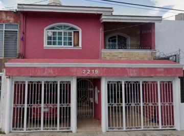 Casa de 4 habitaciones, Zapopan · Casa en Venta en Colonia Tabachines Zapopan Jalisco