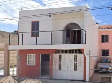 Casa de 3 habitaciones, Tepic · Casa en Venta en Fraccionamiento Jacarandas Tepic Nayarit