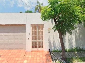 Casa de 2 habitaciones, Monterrey · Casa en Venta en Country, Nuevo León.