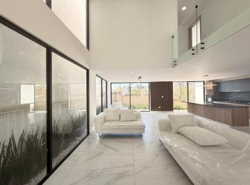 Casa · 238m² · 3 Recámaras · 2 Estacionamientos · Casa en Venta en Parque Milan Lomas de Angelopolis III, Puebla.