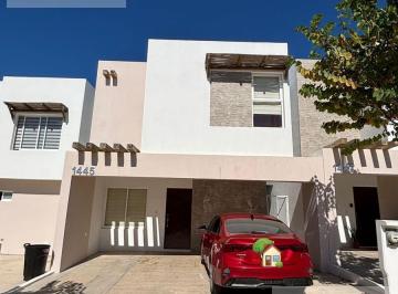 Casa · 3 Recámaras · 2 Estacionamientos · Casa en Almarena Residencial