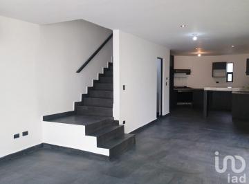 Casa · 150m² · 3 Recámaras · 1 Estacionamiento · Casa en Venta en Col. Ayucca Residencial (Zona García)