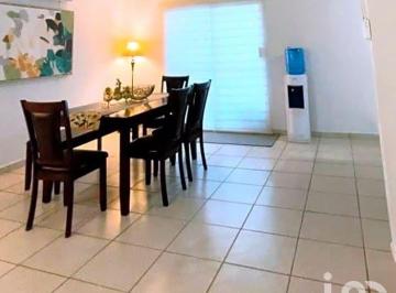 Casa · 187m² · 3 Recámaras · 2 Estacionamientos · Casa Acogedora en Zona Centrica de Hermosillo