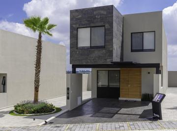 Casa · 124m² · 3 Recámaras · 2 Estacionamientos · Casa en Venta en Lomas de Angelopolis Puebla, 3 Recamaras.