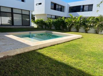Casa en condominio · 350m² · 3 Recámaras · 2 Estacionamientos · PH - Yucatán Country Club