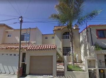 Casa de 4 habitaciones, Ensenada · Casa en Venta en Moderna, Baja California.