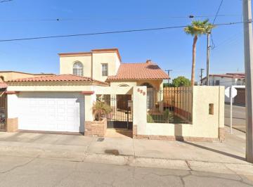 Casa de 4 habitaciones, Mexicali · Venta de Casa en C. Gran Lago de Baljashjardines del Lagomexicali C. P. 21330 Baja California