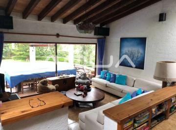 Casa de 5 habitaciones, Valle de Bravo · Casa en Venta Avandaro