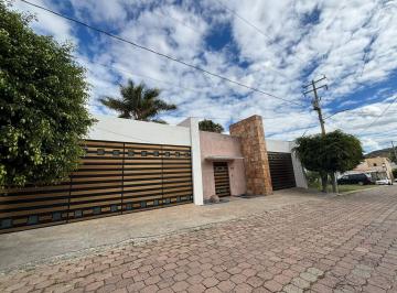 Casa · 896m² · 3 Recámaras · 3 Estacionamientos · Casa en Venta en Balcones del Campestre