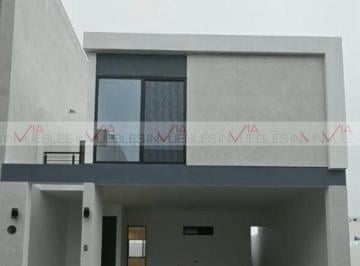 Casa · 228m² · 3 Recámaras · 2 Estacionamientos · Casa en Venta en Santoral
