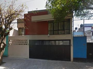 Casa de 4 habitaciones, Miguel Hidalgo · Casa con 248 m² Superficie de Terreno y 4 Habitaciones en Venta en Tacuba