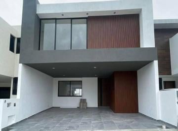 Casa de 3 habitaciones, León · Casa en Venta Frente Área Verde en La Querencia Leon Gto. Zona Norte a 10 Min de Plaza Mayor.