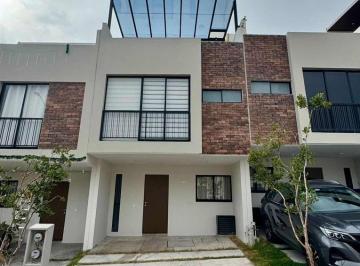Casa · 141m² · 3 Recámaras · 2 Estacionamientos · Casa en Terralta con 3 Recámaras, Id:.