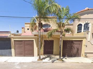 Casa de 3 habitaciones, Durango · Casa en Venta en Jacarandas, Durango.