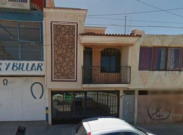Casa de 3 habitaciones, Tepatitlán de Morelos · Casa en Venta en Calle Gonzalo Curielcolonia El Pipón C. P. 47650tepatitlan de Morelos, Jalisco