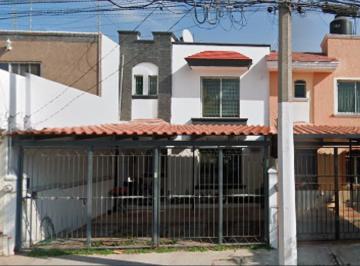 Casa de 3 habitaciones, Zapopan · Casa en Venta en Calle Orizbayo Jabonerocol. Paseos del Solzapopan C. P. 45079 | Jalisco