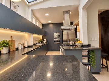 1763704dd42d2b498b0859097b51fb5e7bee03bf34c4ae2185f8206e50b6f826 · Casa en Venta en Santa Fe. en Condominio.