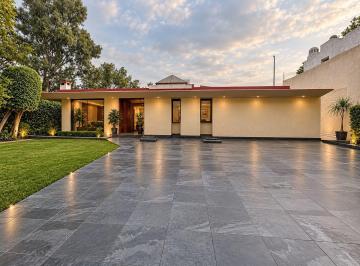 a22d95b4ebc77c98e8f37529128bfc863ceef7da0c811a0eeec663fabc983c84 · Casa en Venta en Bosque de Las Lomas