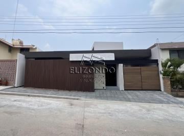 Casa · 406m² · 3 Recámaras · 3 Estacionamientos · Casa en Venta, Fracc. Petrolera Chairel, $16'800,000