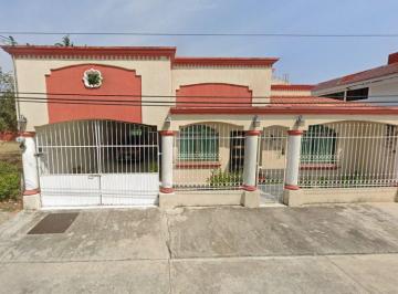 Casa de 4 habitaciones, Comalcalco · Venta de Casa en Calle Claveles Las Rosas, Comalcalco, Tab.