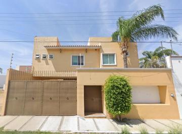 Casa de 3 habitaciones, La Piedad · Venta de Casa en C. Ziratecol. Vasco de Quirogala Piedad C. P. 59380 | Michoacan